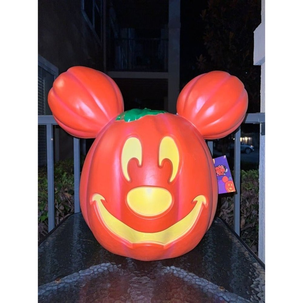 DisneyParks Halloween 2022 Mickey Mouse Light-Up Jack-o'-Lantern Pumpkin